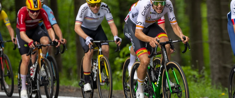 MND at the finish and on the podium. Peace Race in Green